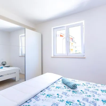 Semesterbostad Suzy *